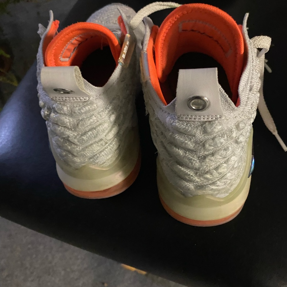 Lebron Shoes Size 5y